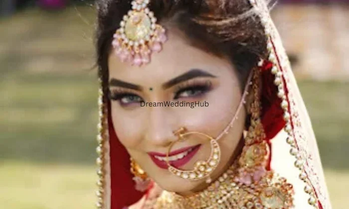 HAPLOOKS UNISEX SALON